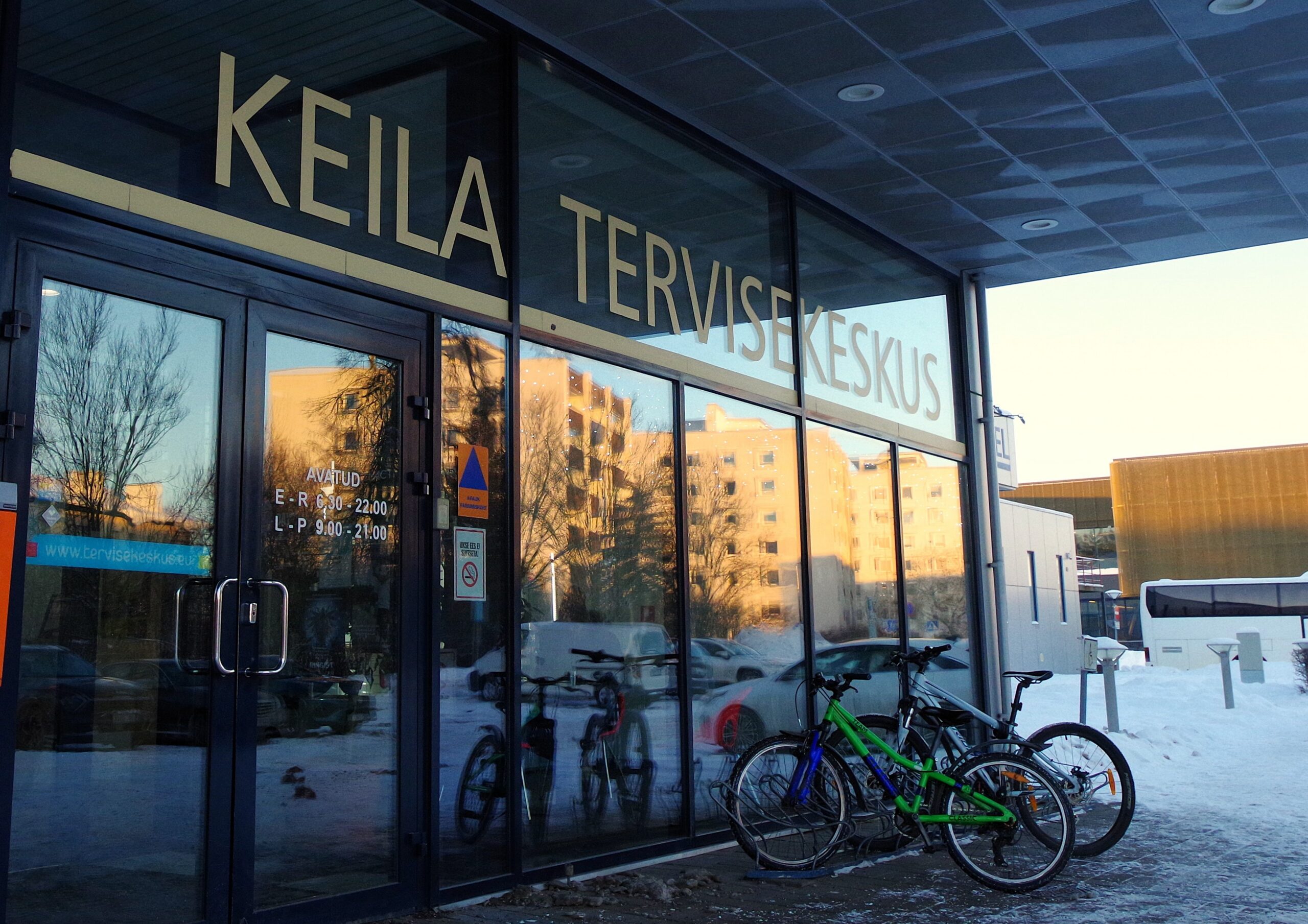 Keila Tervisekeskuse sissepääs