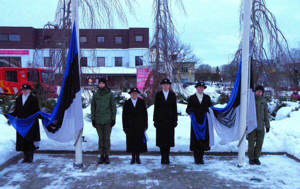 Lipuvahtkond Eesti lipu heiskamisel